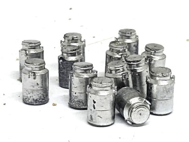 RTR Milk Churns x 10 HO scale