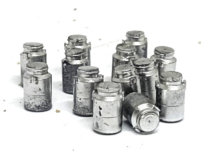 RTR Milk Churns x 10 HO scale